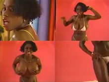 Ebony Ayes Stripping