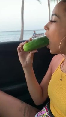 How all women should eat cucumbers